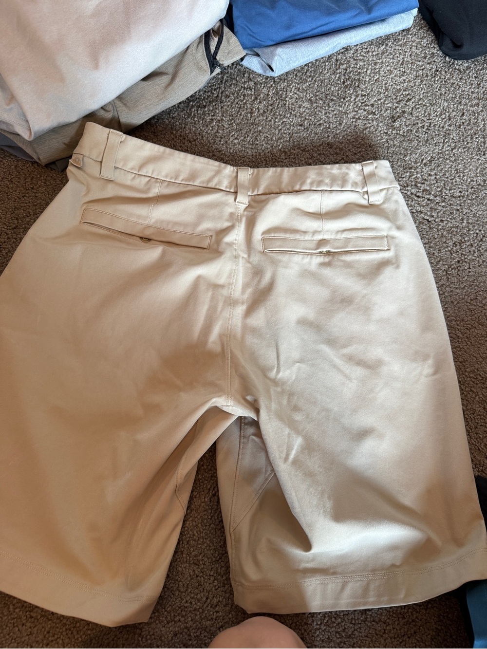 lululemon athletica Men's Khaki/Tan Performance Shorts - Picture 2 of 4